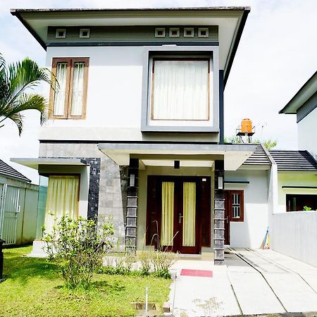 Budget Mansion Homestay Jogja Yogyakarta Exterior photo